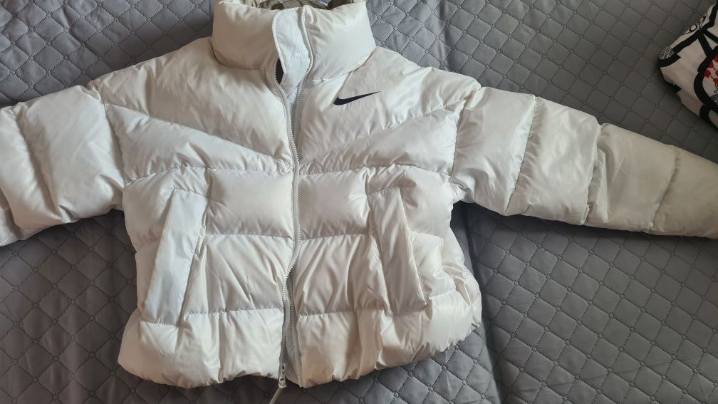 Nike puchowa kurtka, naturalny puch roz S
