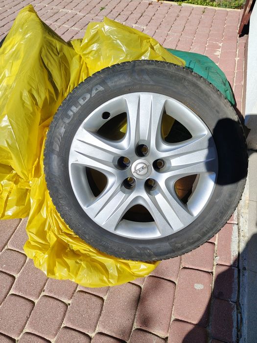 Felgi strukturalne Insignia 5x120 17cali z oponami zimowymi