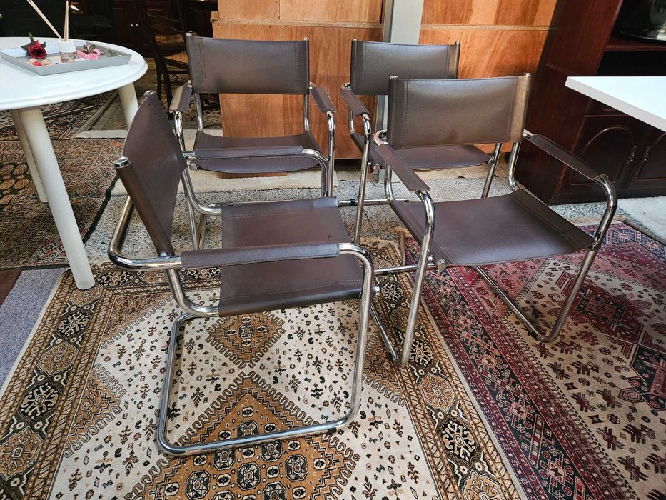 Cadeiras em metal e couro de cor castanha - Muito