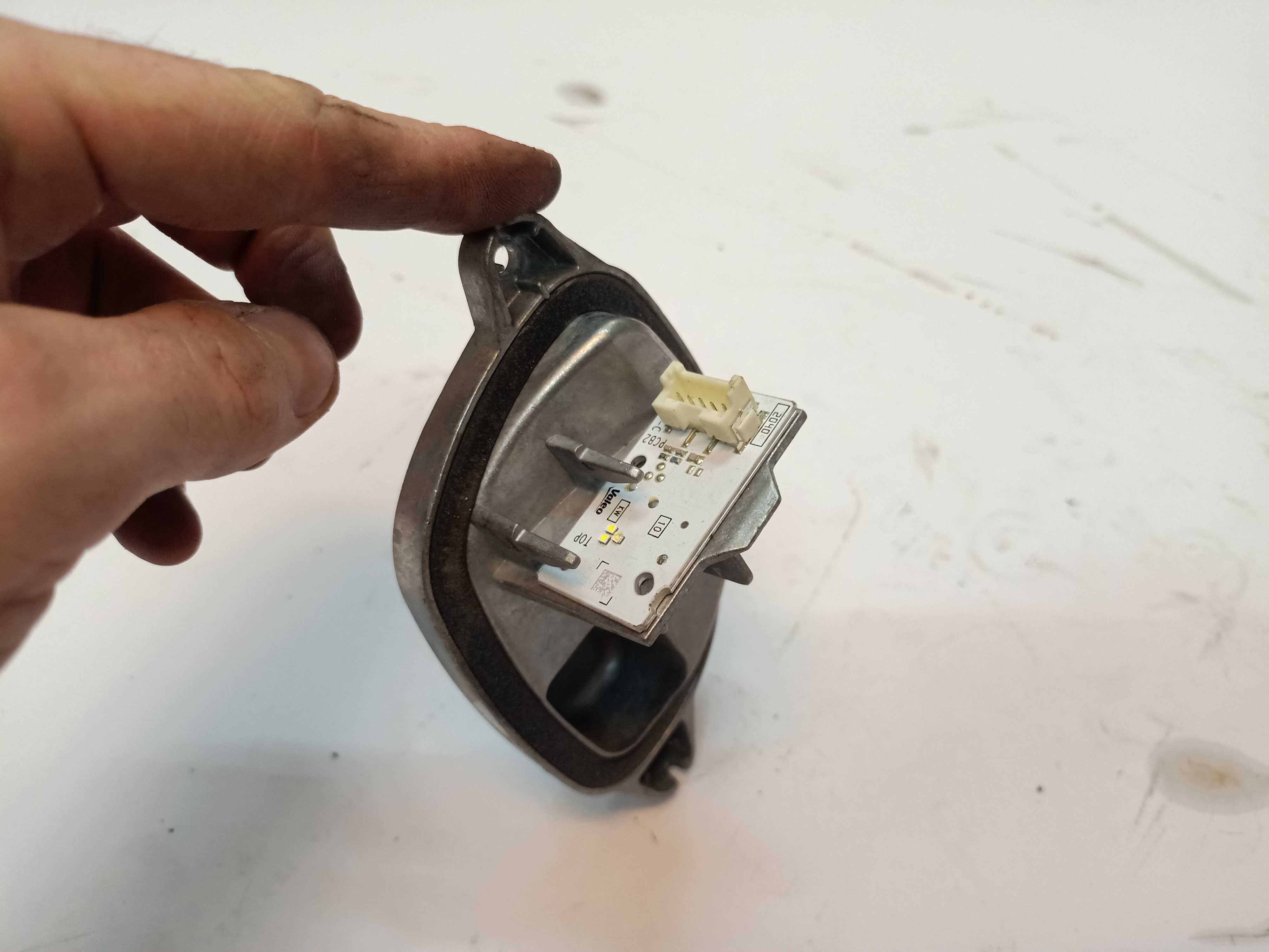 BMW E40 E44 Przetwornica moduł lampy Led prawy przód