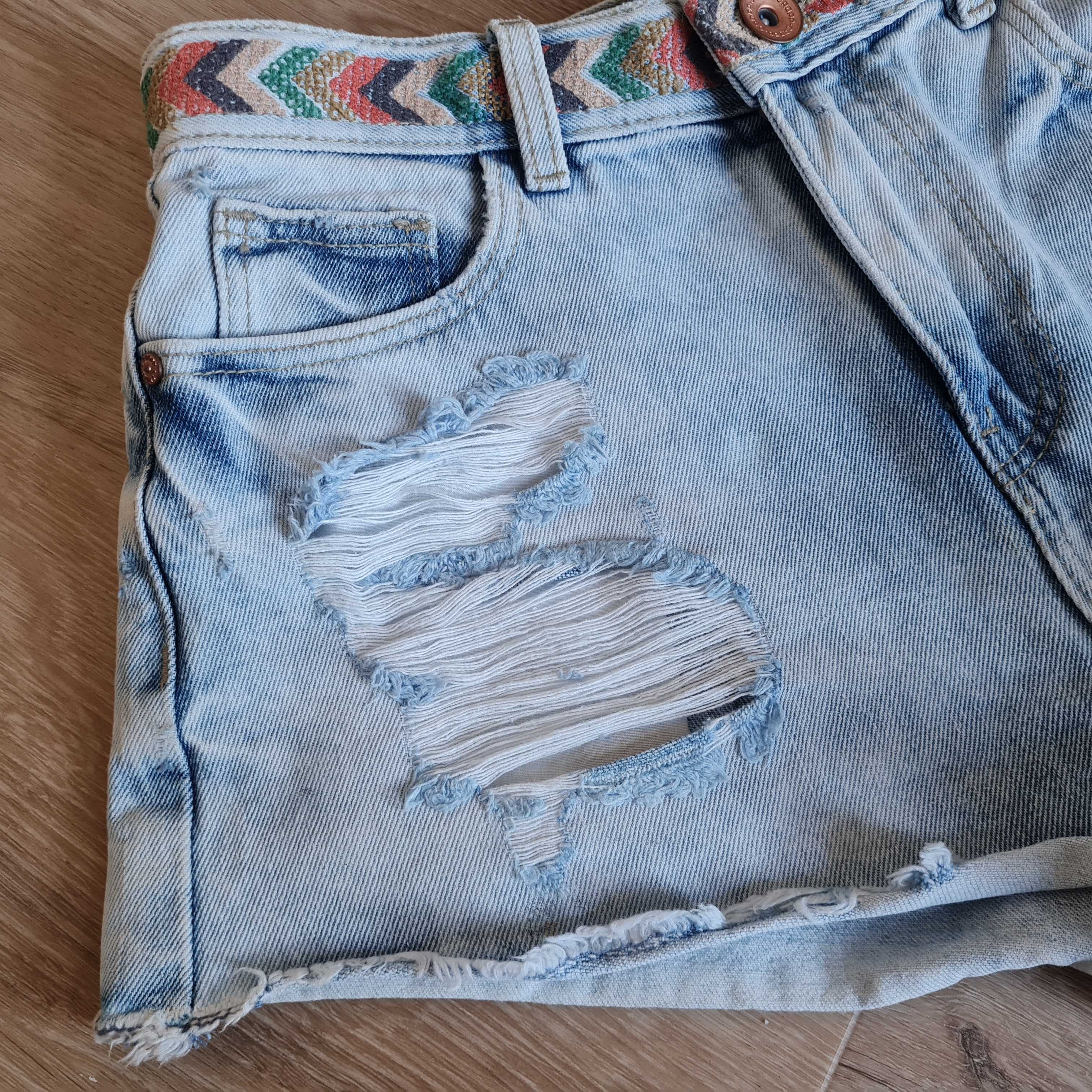 Krótkie spodenki szorty jeansowe Cropp