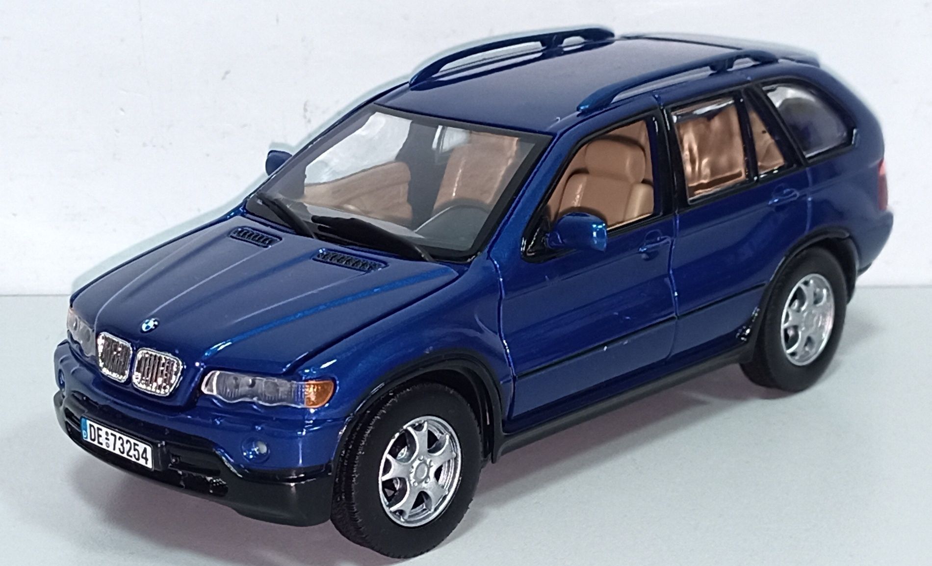 Машинка BMW X5 металлическая модель 1:24 "Автосвіт".