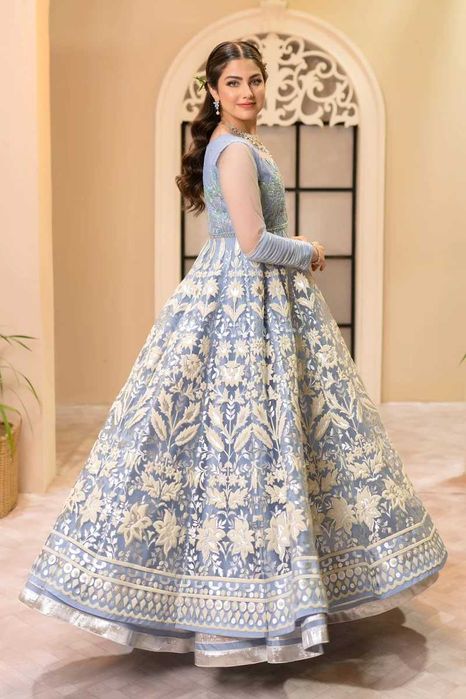 Niebieska suknia balowa S 36 kwiaty floral księżniczka królowa zima