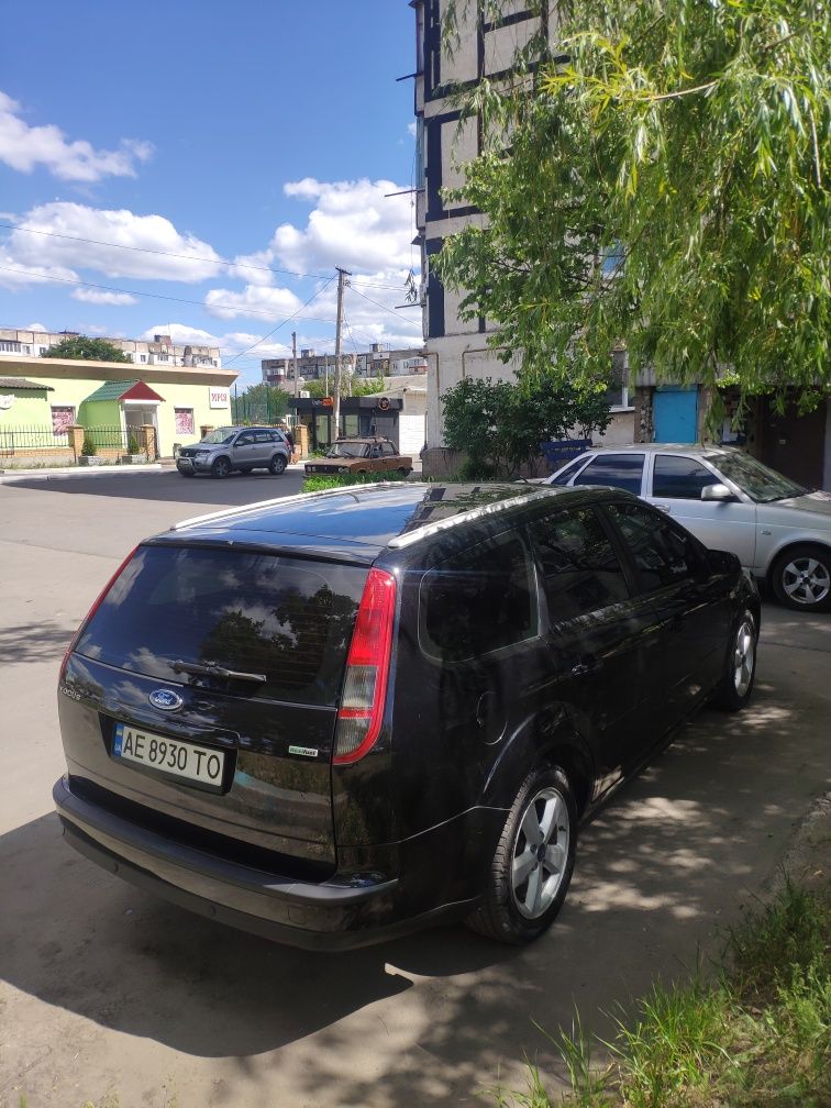 Продам Ford Focus 2 , универсал , мотор 1.8