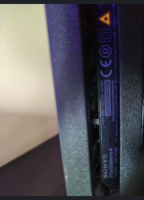 Konsola Ps4 Pro 2pady