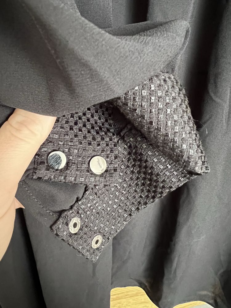 Коротенькое черное платье