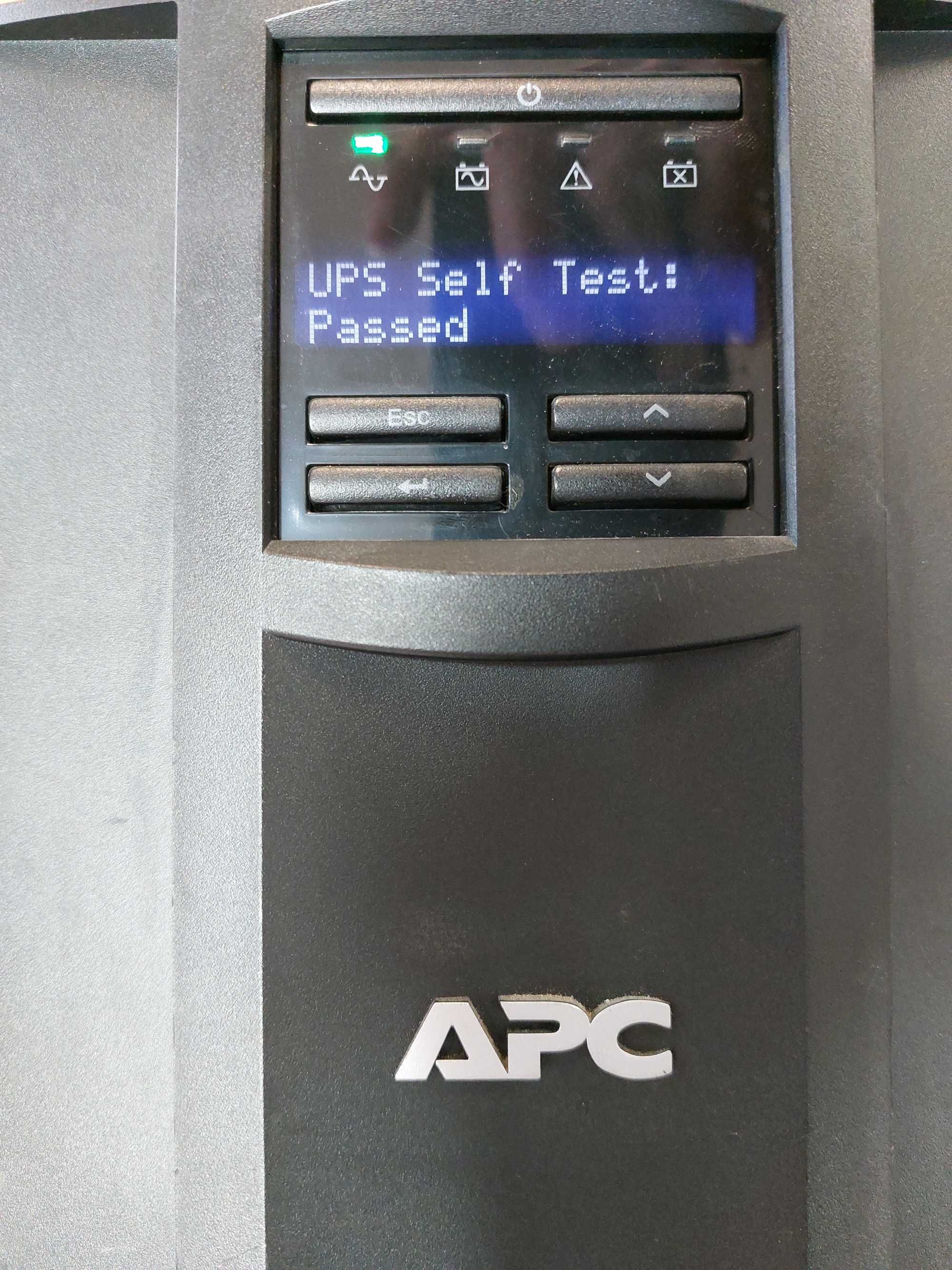 Zasilacz UPS APC Smart-UPS 1000VA tower