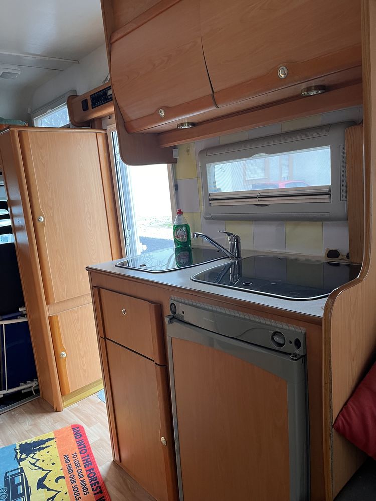 Autocaravana de 2004 com 92.000 km