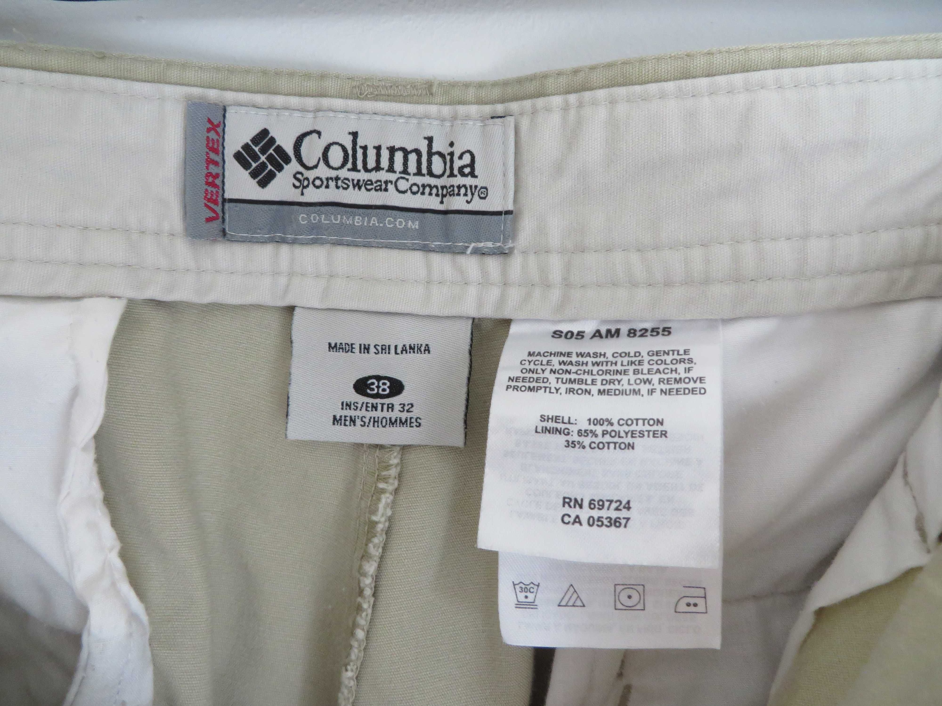 Чоловічі штани і теніска "Columbia".