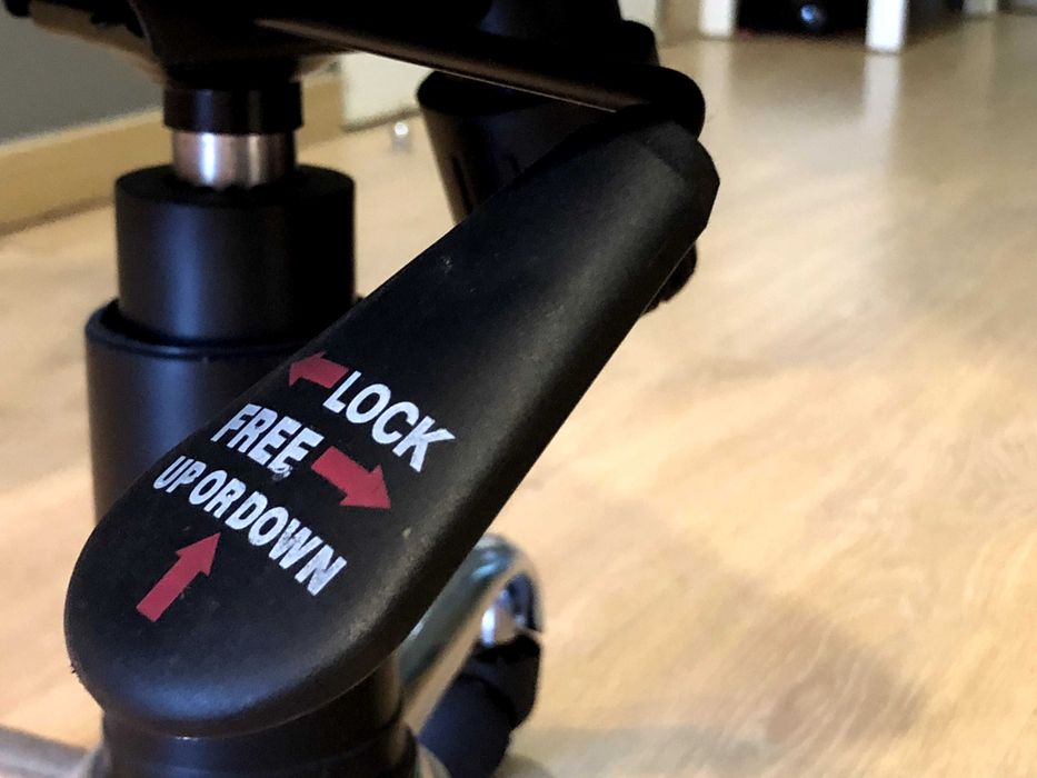 Cadeira de Escritório Executiva Preto com Design Moderno (Lisboa)