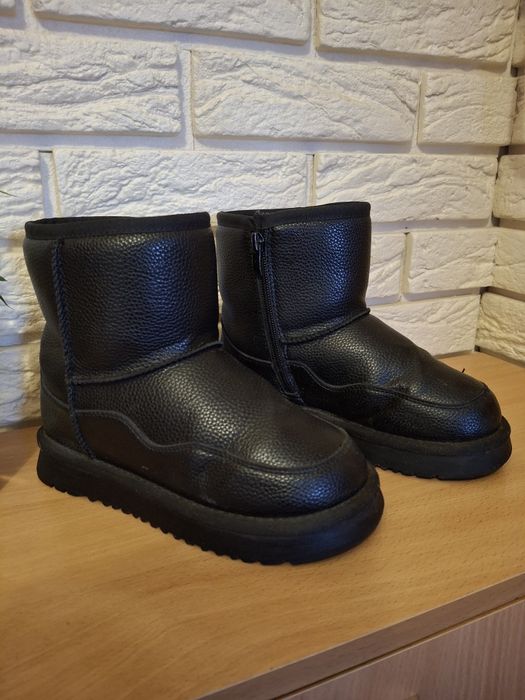 Уггі дитячі. 33 розмір.