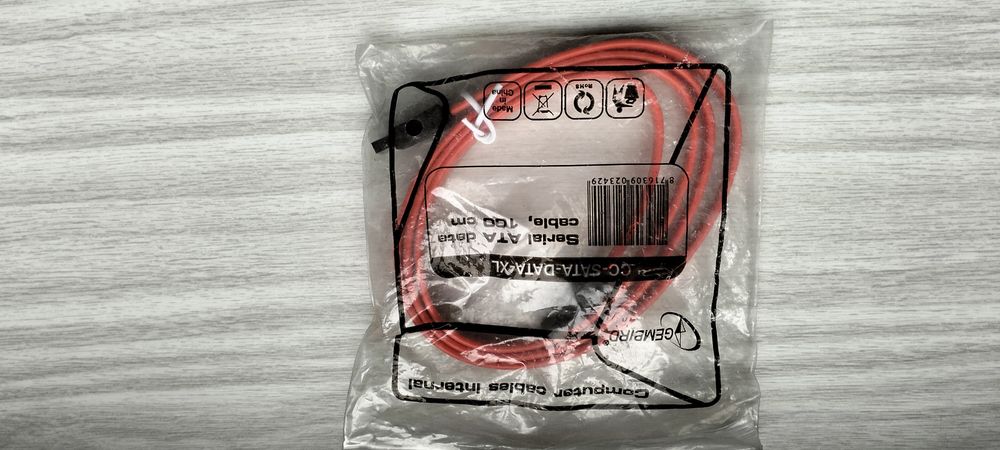Kabel SATA długość 100 cm