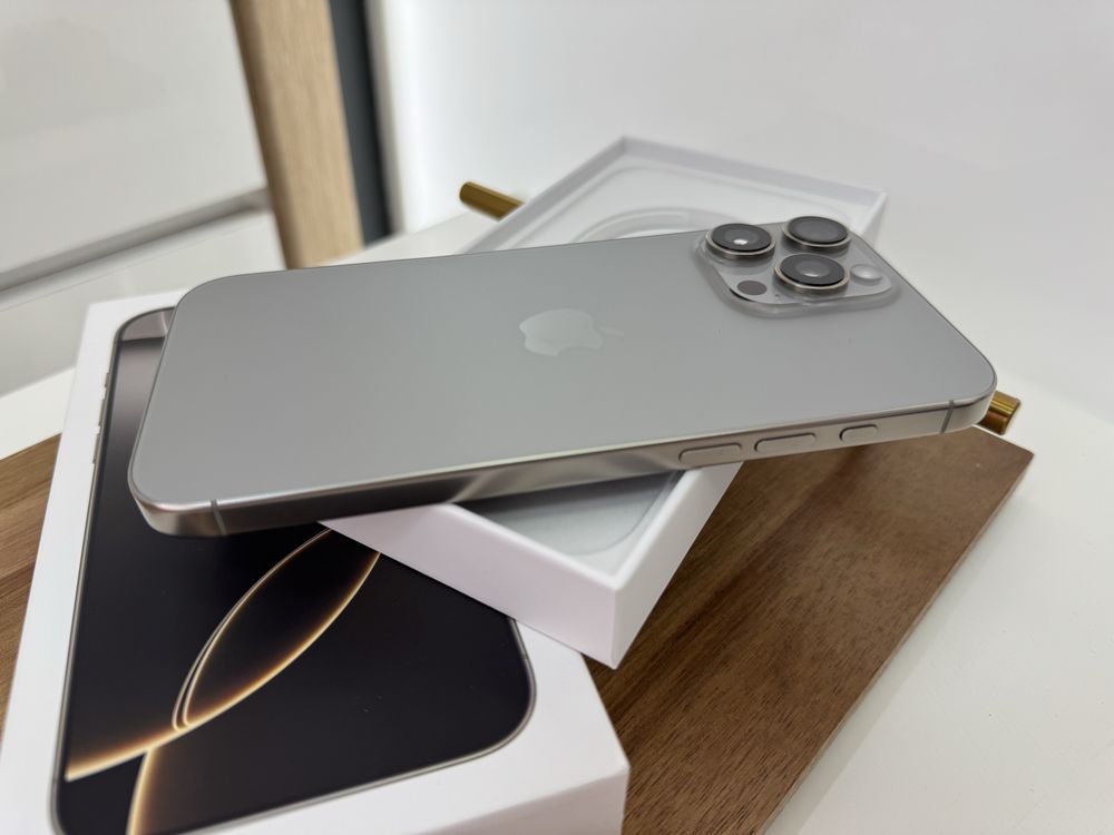 iPhone 16 Pro Max 256GB Natural Titanium