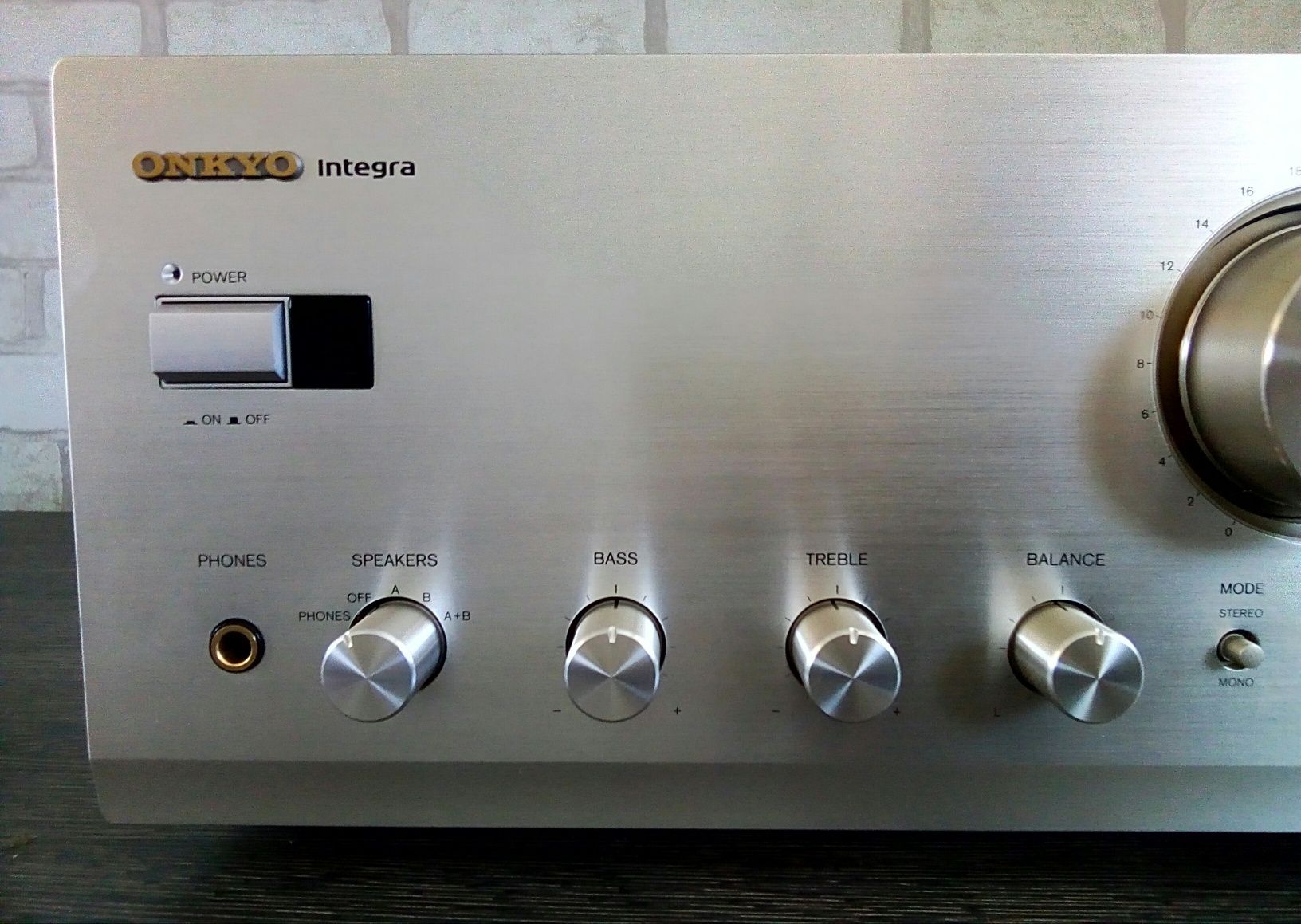 Onkyo Integra A-9711 Integrated Stereo Amplifier 1996-99