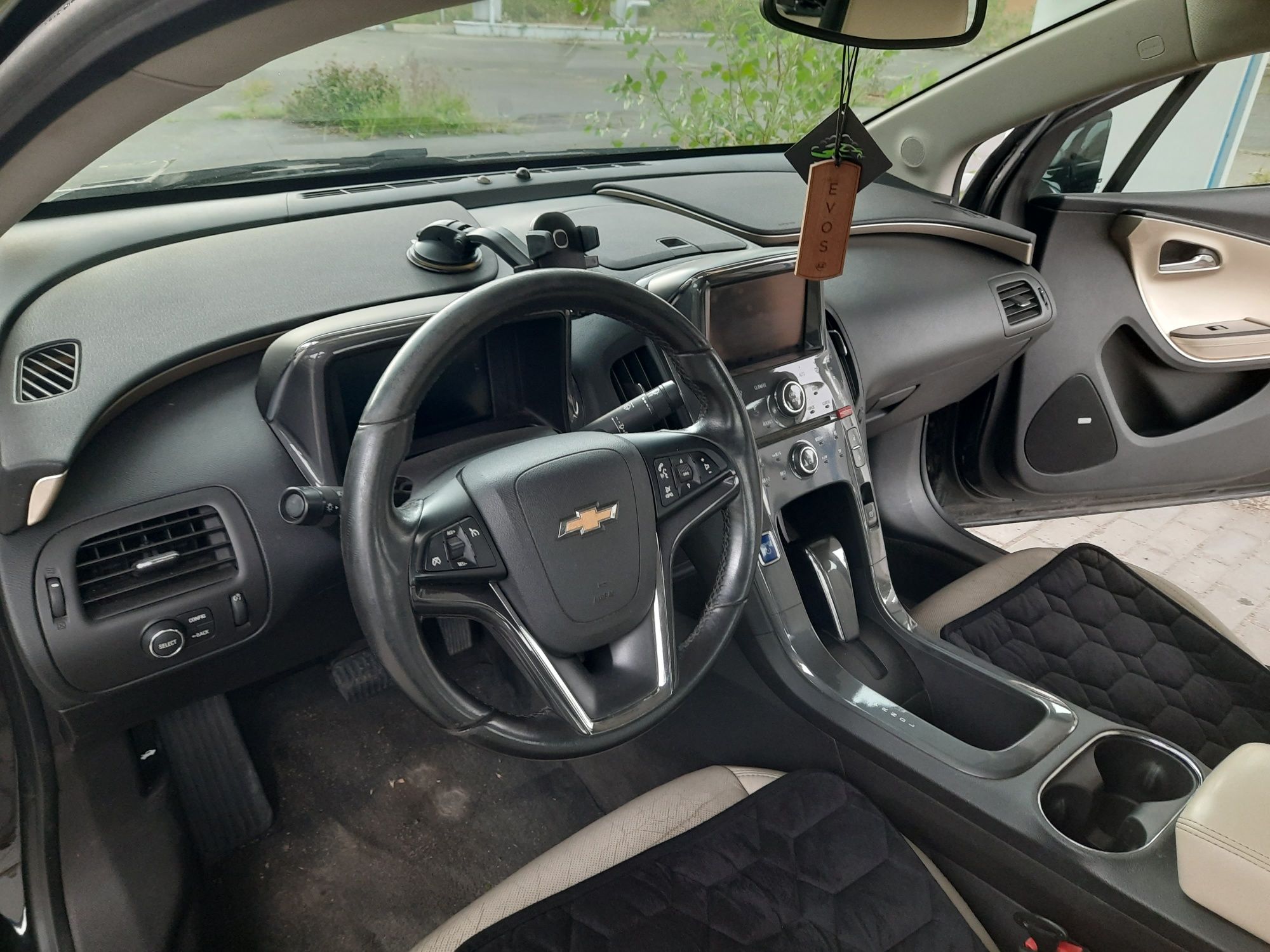 Chevrolet volt 2011 ,модельный  2012 год