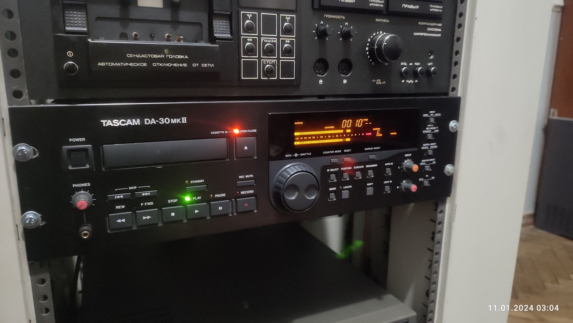 Студийный DAT магнитофон Tascam da 30 mk ll