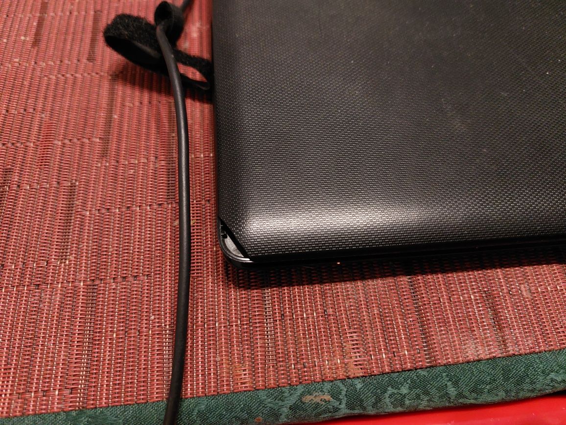 Laptop Asus R513C