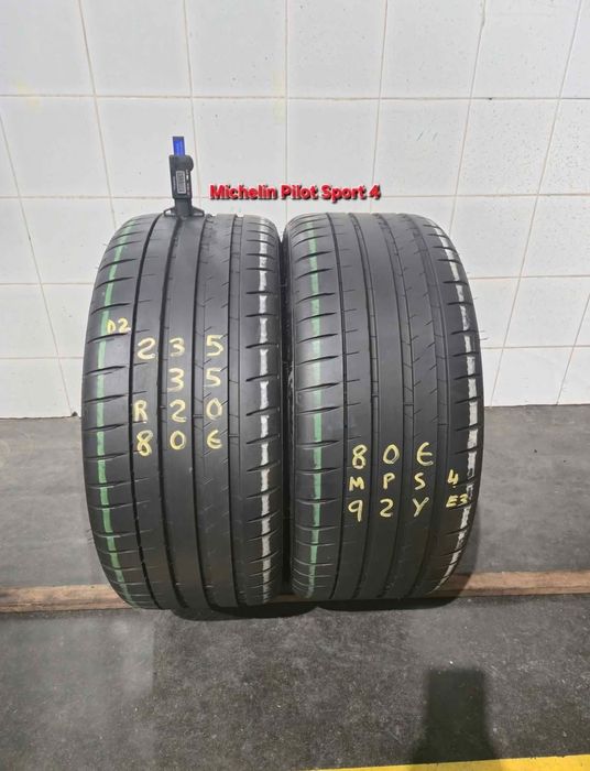 8 Pneus 235/35R20