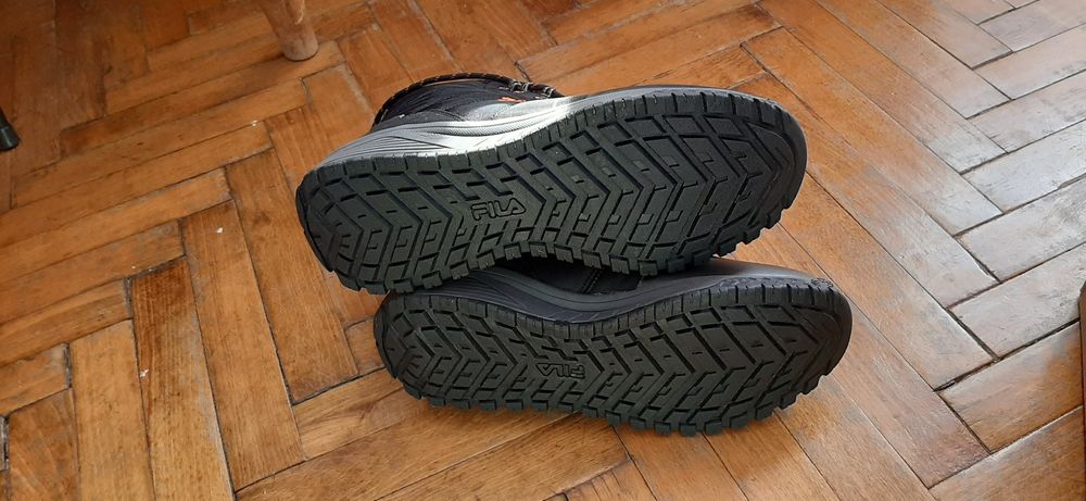 Ботинки FILA. Нові. Розмір 44. Теплі. Зимові. Захист від води. Термо.