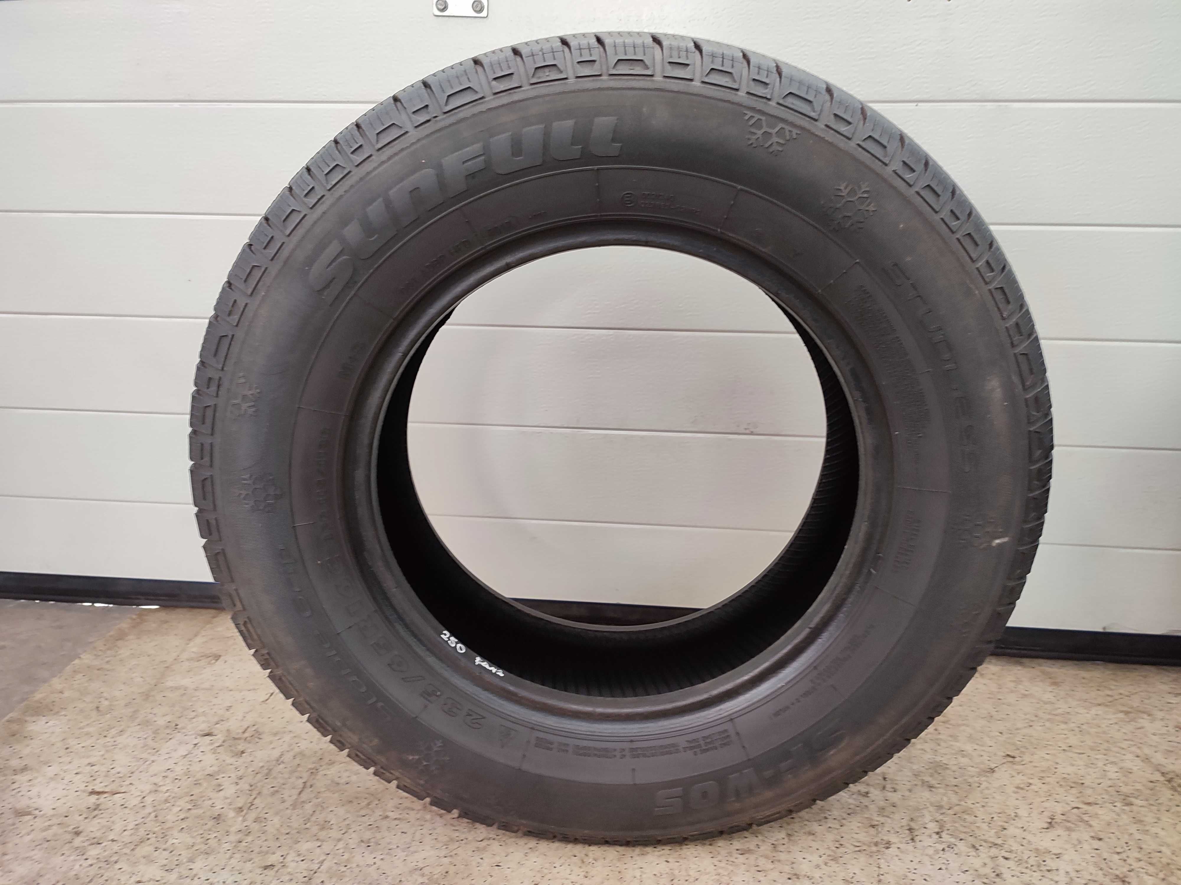 Opony opona zima Sunfull SF-W05 235/65 R16C dot 2017 6,5-7mm