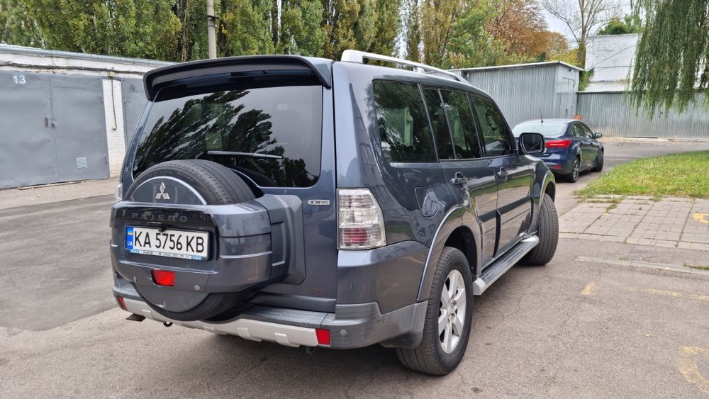 Mitsubishi Pajero Wagon 4