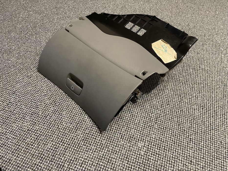 VW Passat B5 szary schowek pasażera kompletny