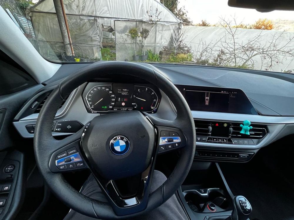 BMW Serie 1 - 2021 poucos quilometros