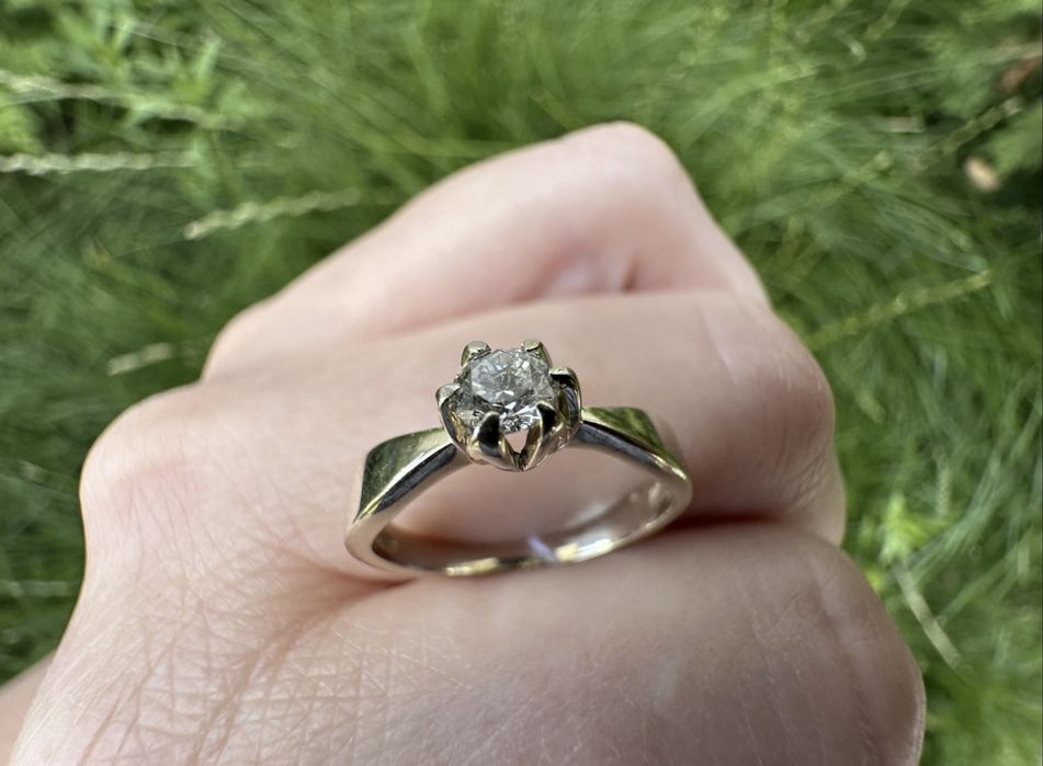 Золота каблучка з діамантом 4/4,0.25 ct.,(4 мм.)16.5 розмір,2.7 грам