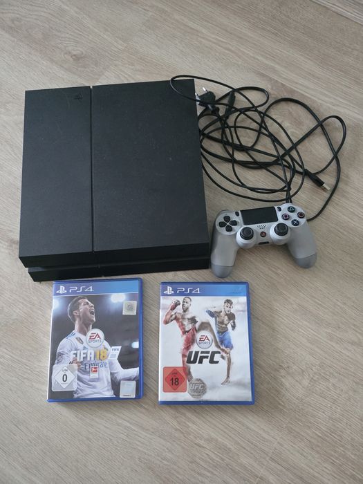 Konsola  PS4  dysk 500GB oryginalny kontroler