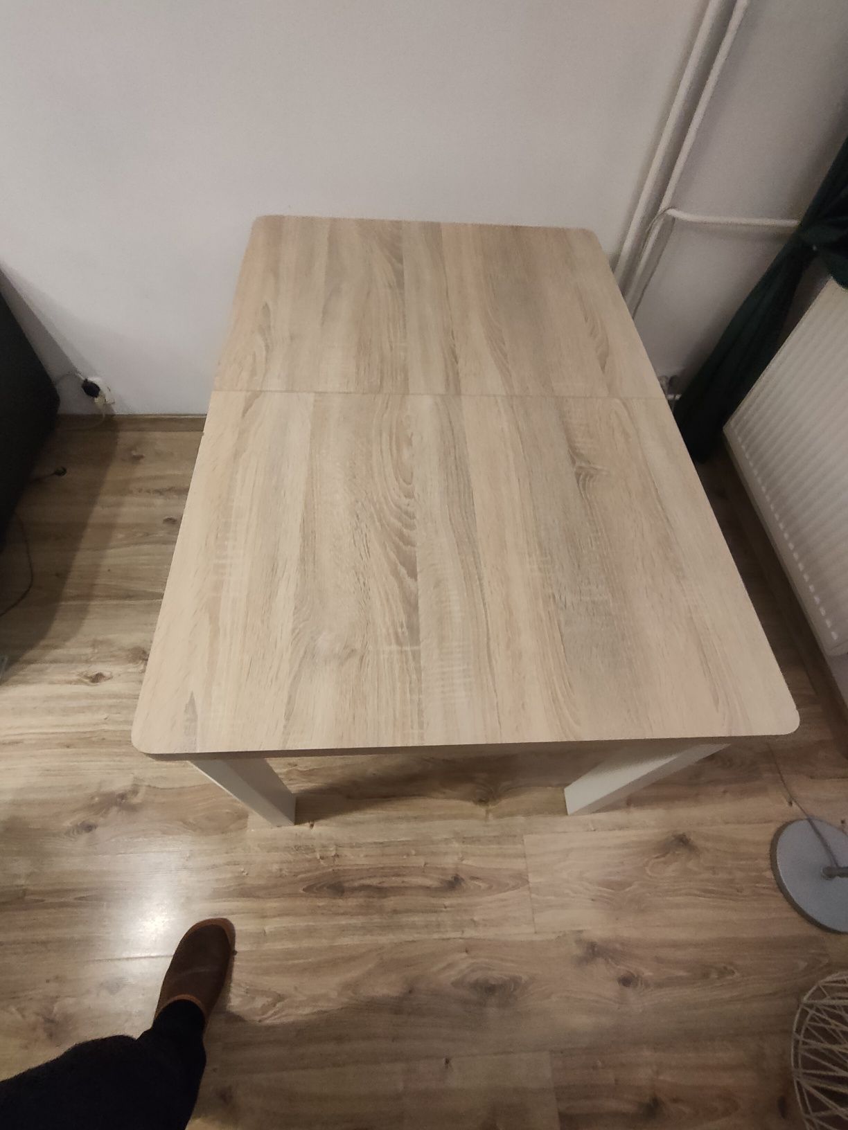 Stół rozkladany do salonu