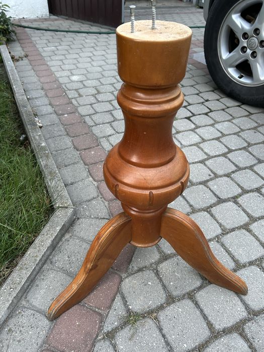 Drewniana noga do stołu