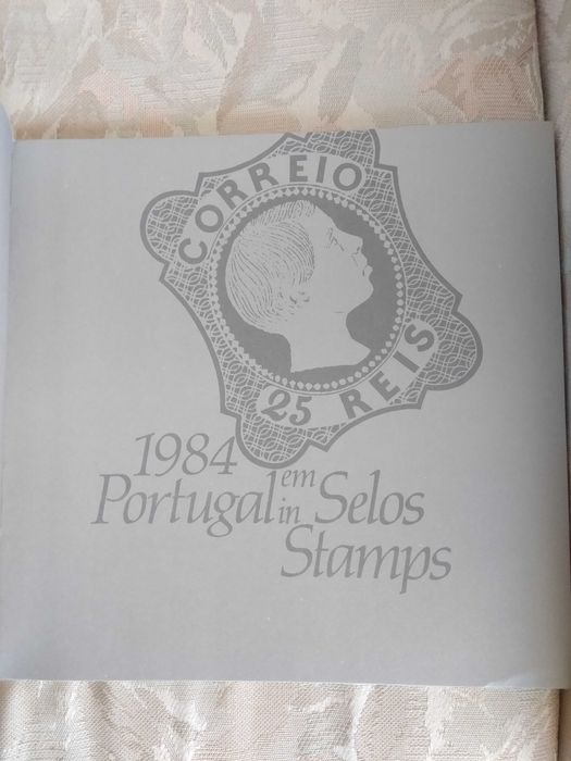 Livro "Portugal em selos 1984"