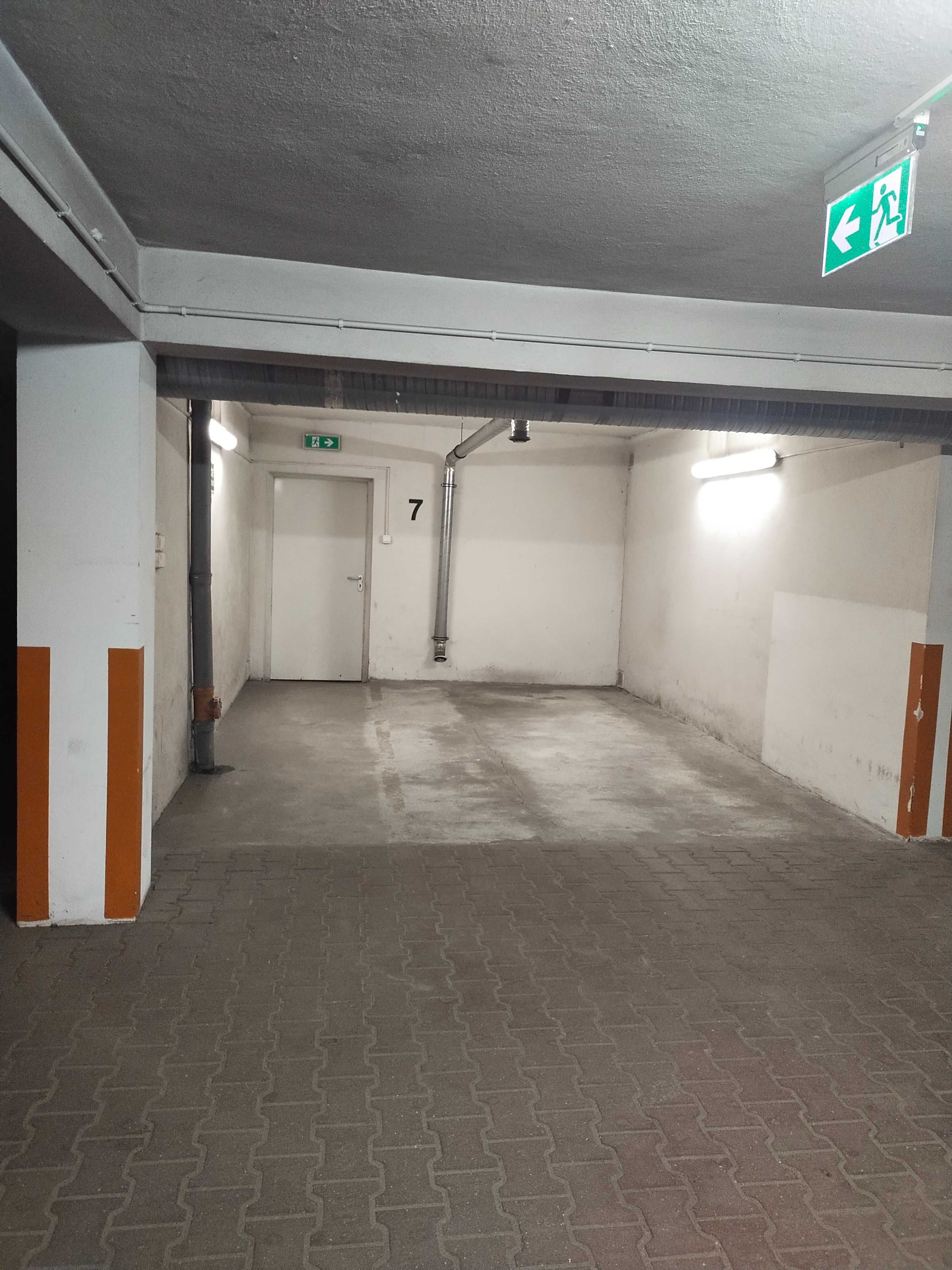 Garaż podziemny miejsce parkingowe, miejsce postojowe Kraków Żabiniec