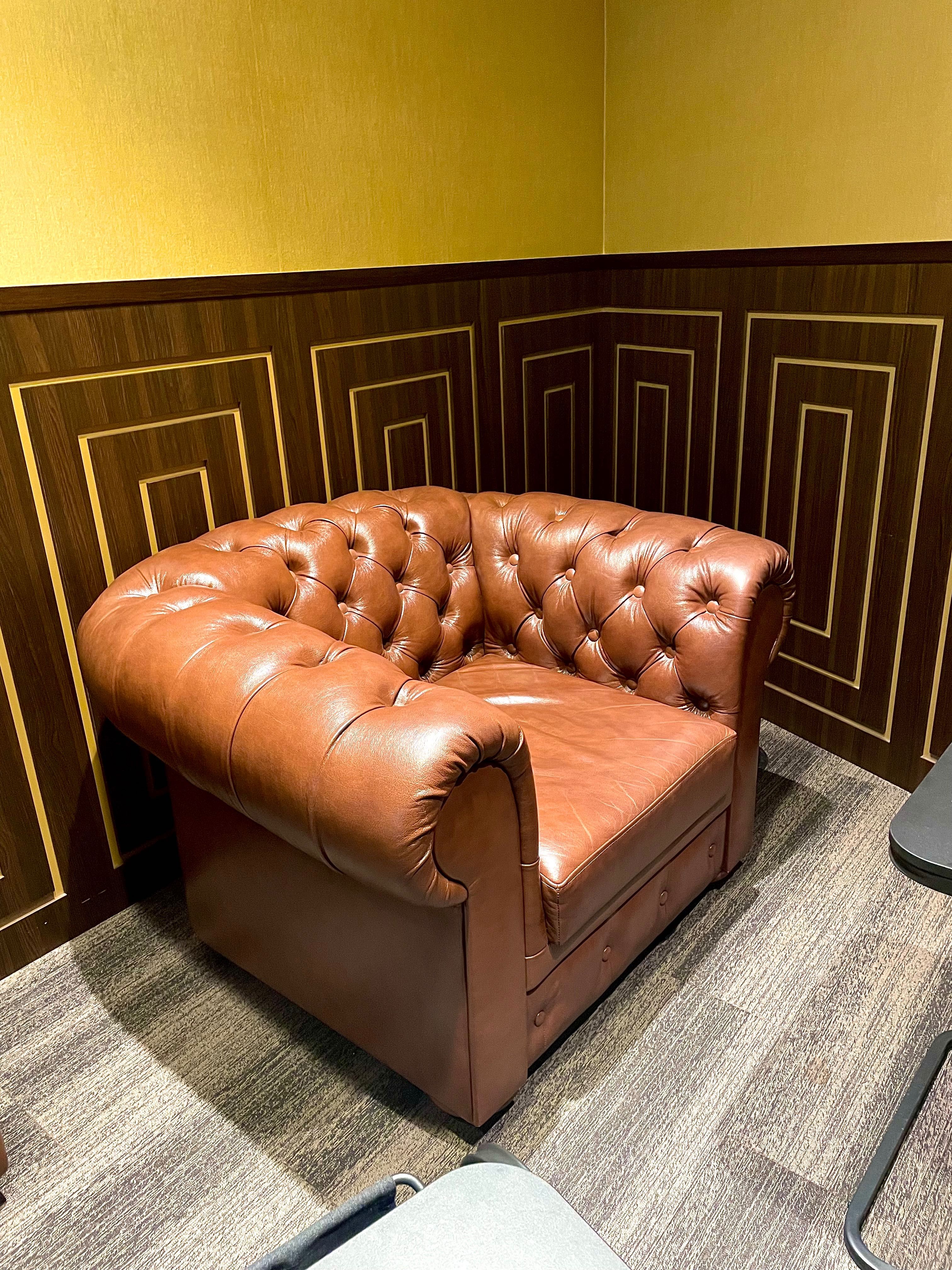 Fotel Chesterfield skórzany brązowy