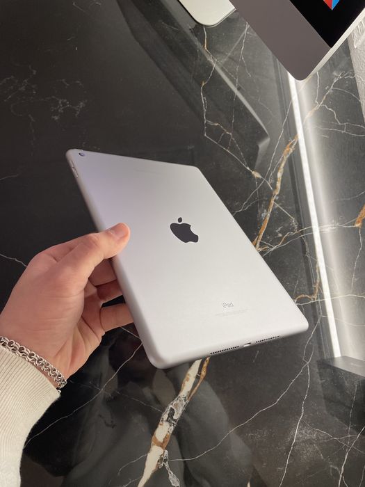 Ідеал Ipad 5 128 GB Silver Gray