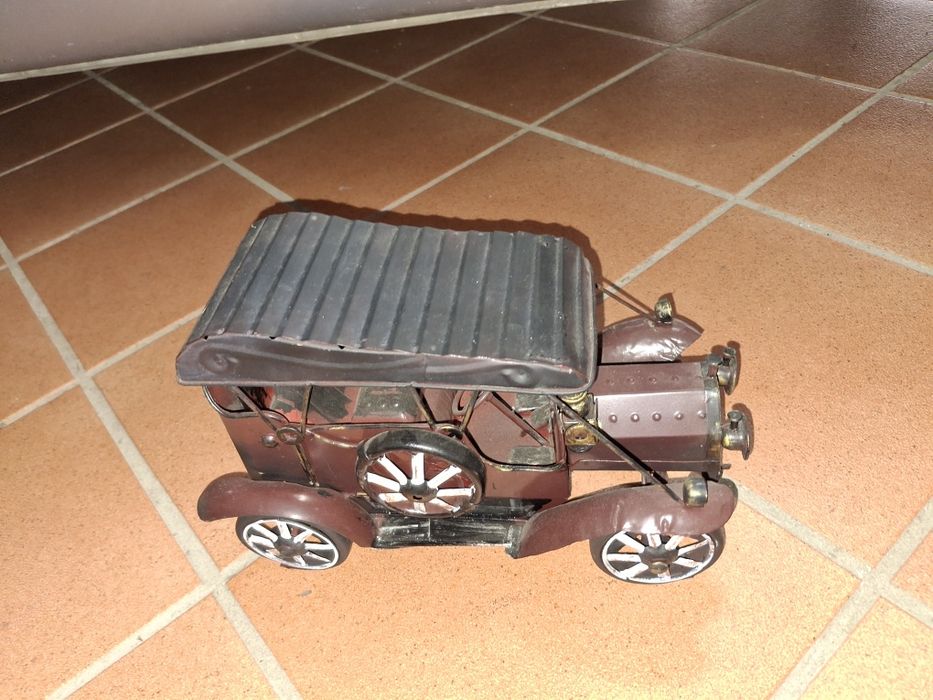 Veiculos em metal decorativos