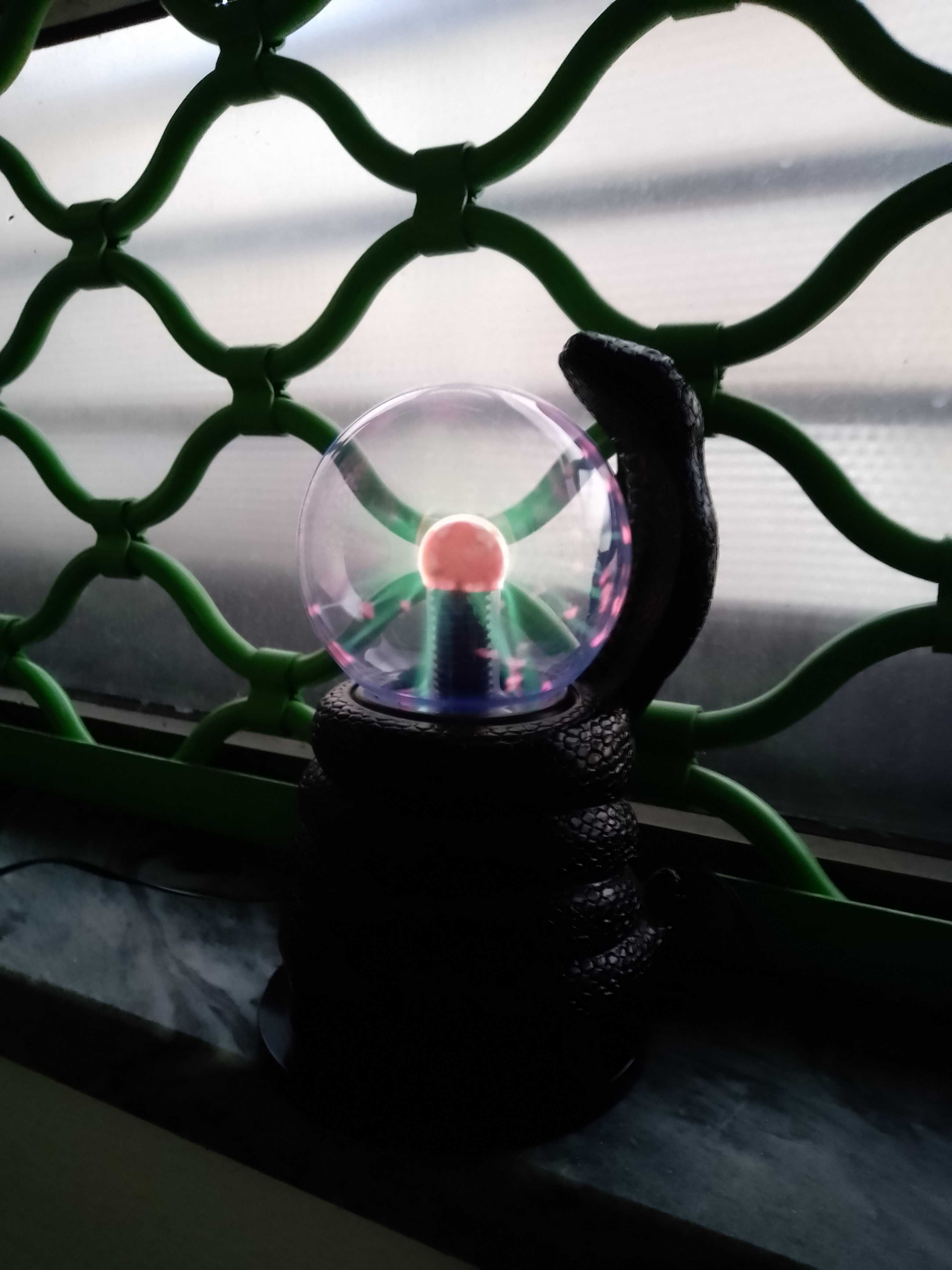 Cobra com luz de presença