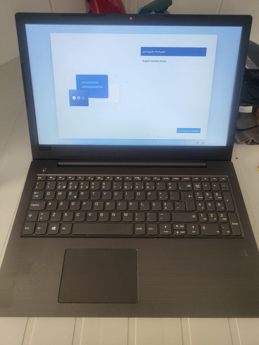 Portátil Lenovo V330-15IKB/i3-8250U/8GBRAM