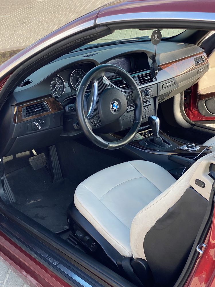 BMW e93 lci 328i 3.0 бензин