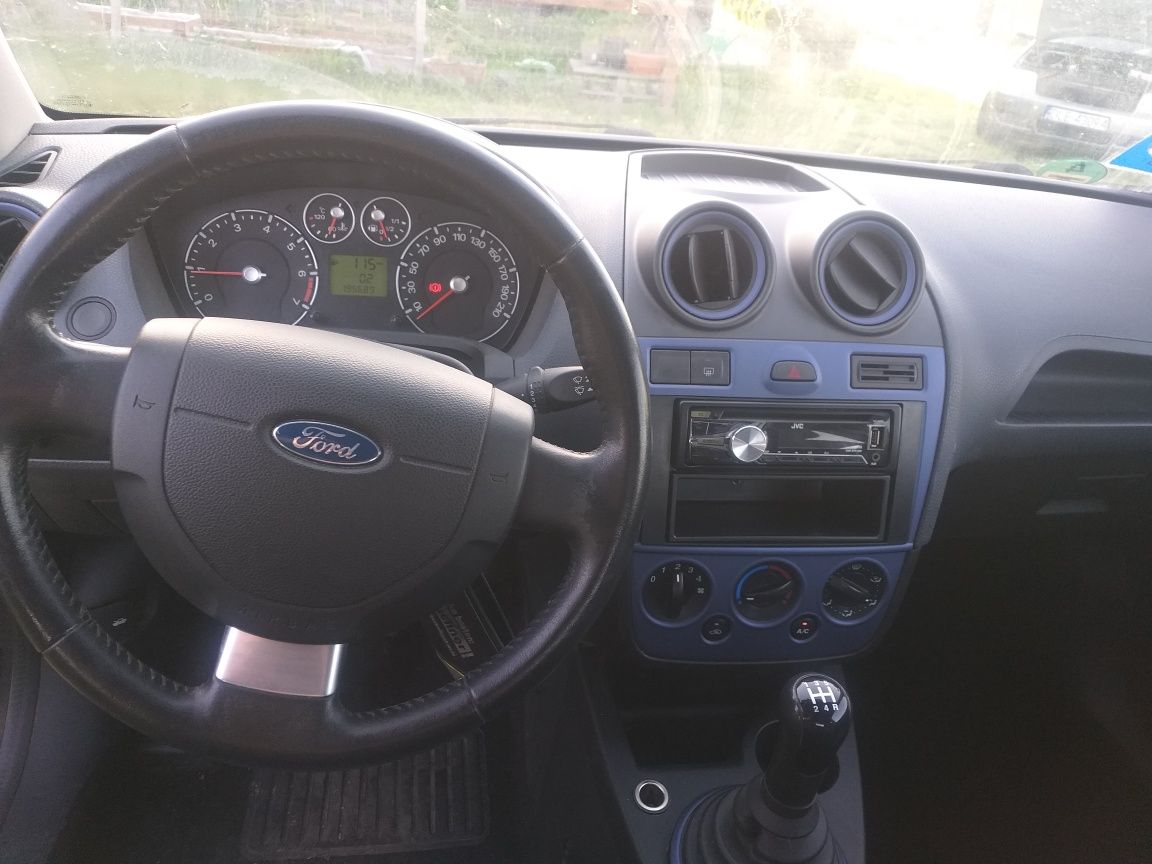 Ford fiesta 08r 1.3b Klima ładna