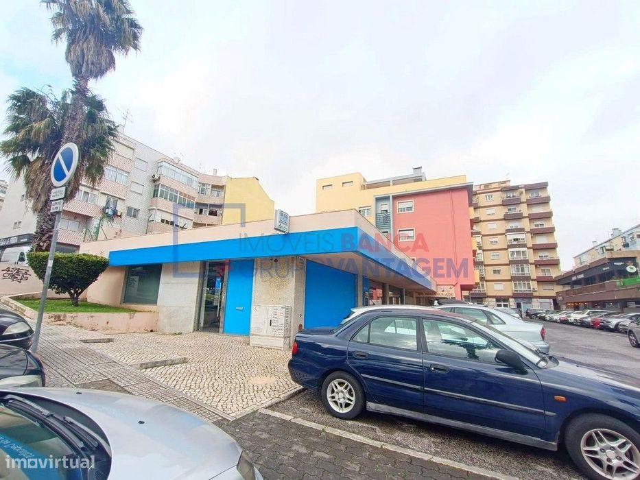 Loja Centro Da Póvoa De Santo Adrião