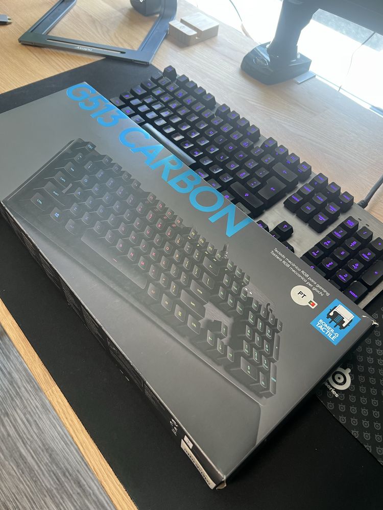 Logitech G513 Carbon com Switches Romer-G Tactile - Usado