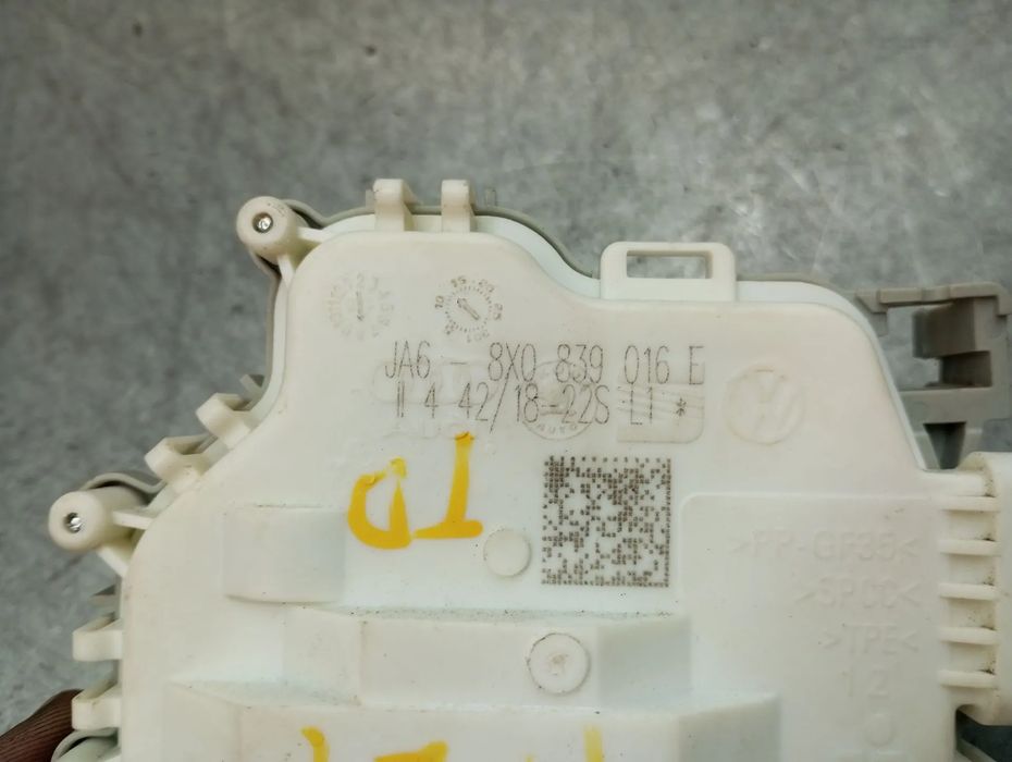 Fechadura / fecho porta trás direito AUDI Q5 (FYB, FYG)