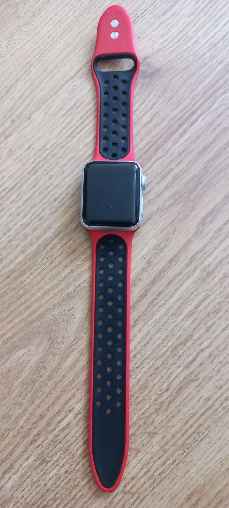 Apple Watch smartwatch zablokowany,  stan bardzo dobry