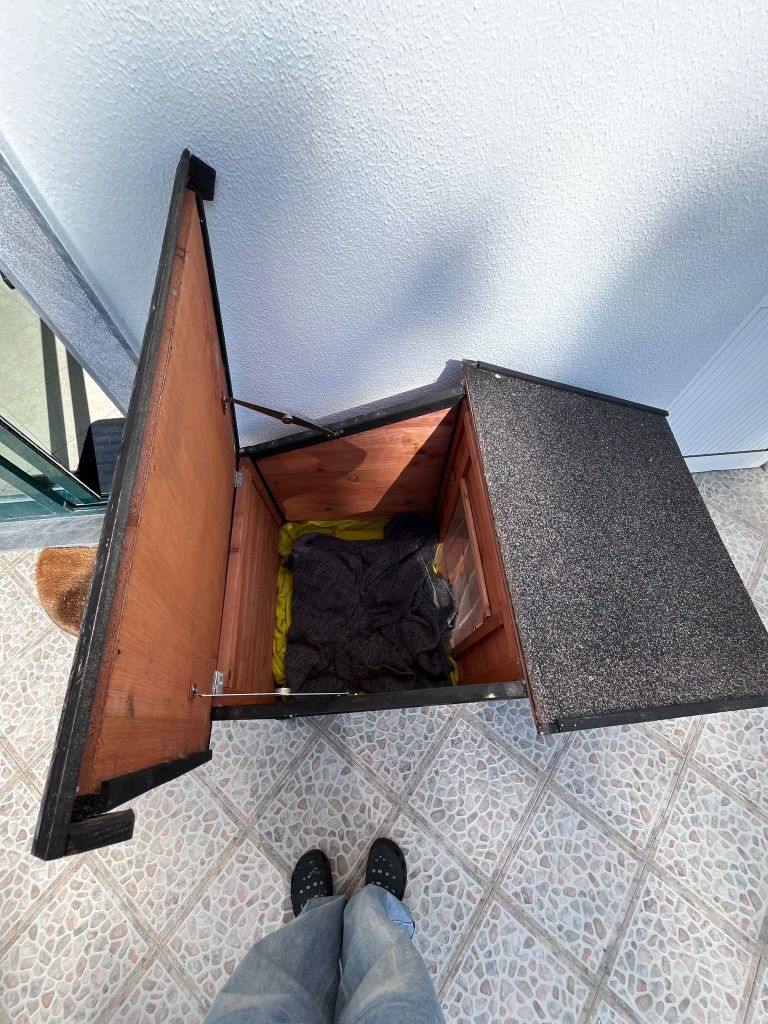 Casota de Madeira para Cão – Espaçosa, Confortável e Resistente