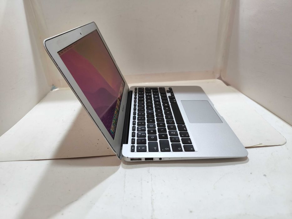 Apple Macbook AIR 11” 2015 i5 ssd 128GB
