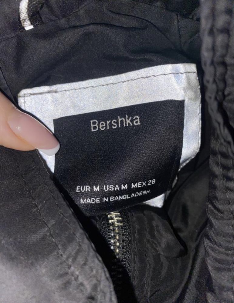 Вітровка жіноча Bershka