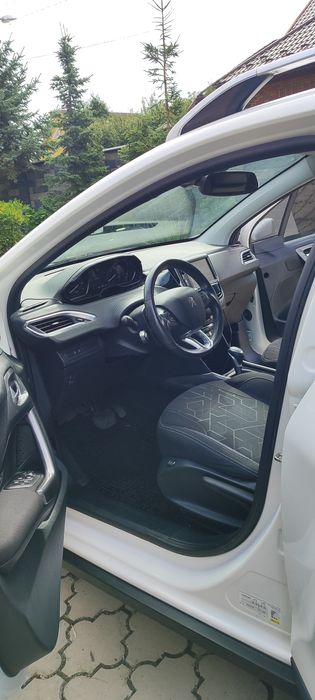 Кросовер  Peugeot-2008 2017 автомат,пробіг69т.км. АТ(110к.с)