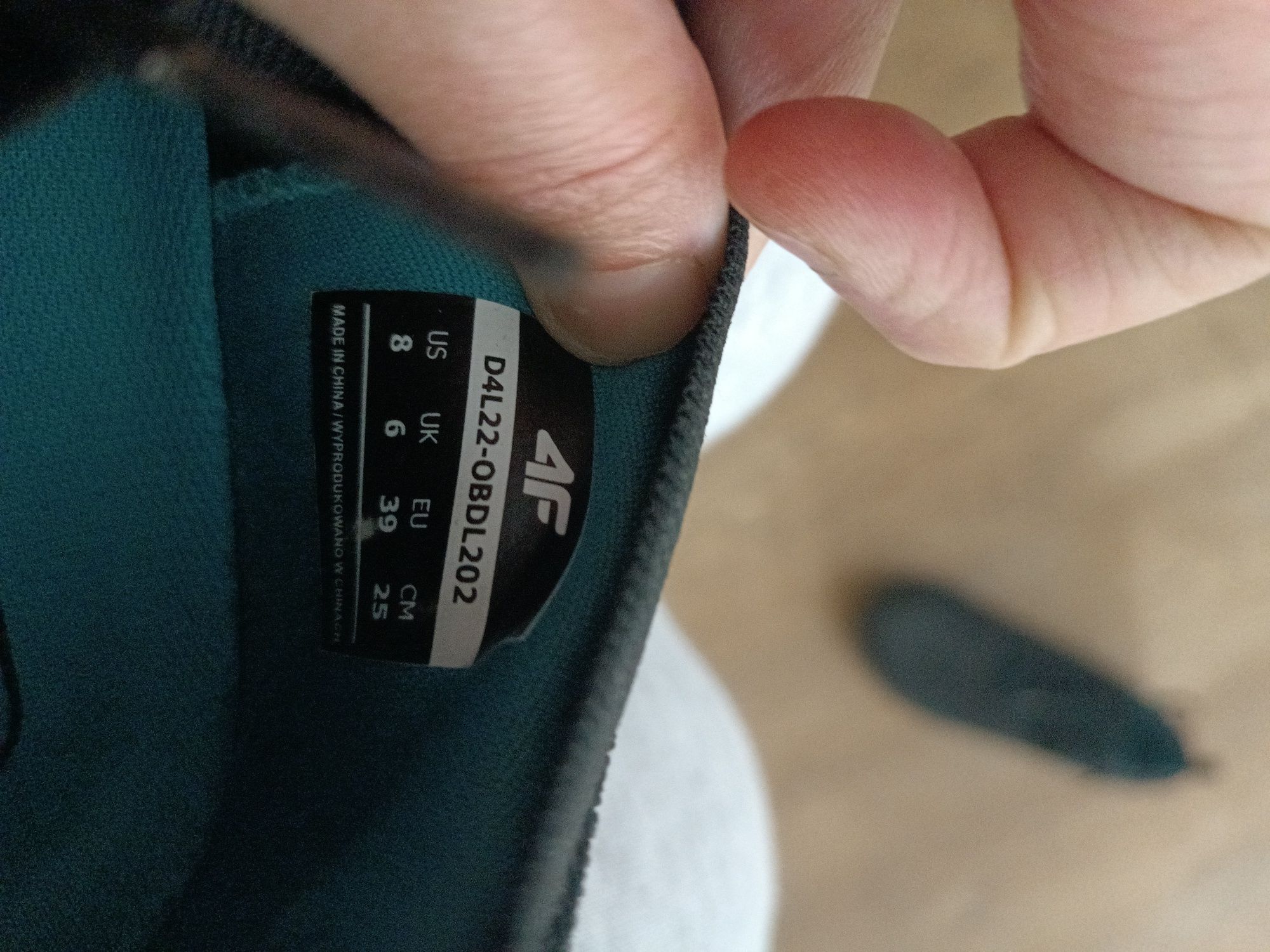 Buty sportowe firmy 4F