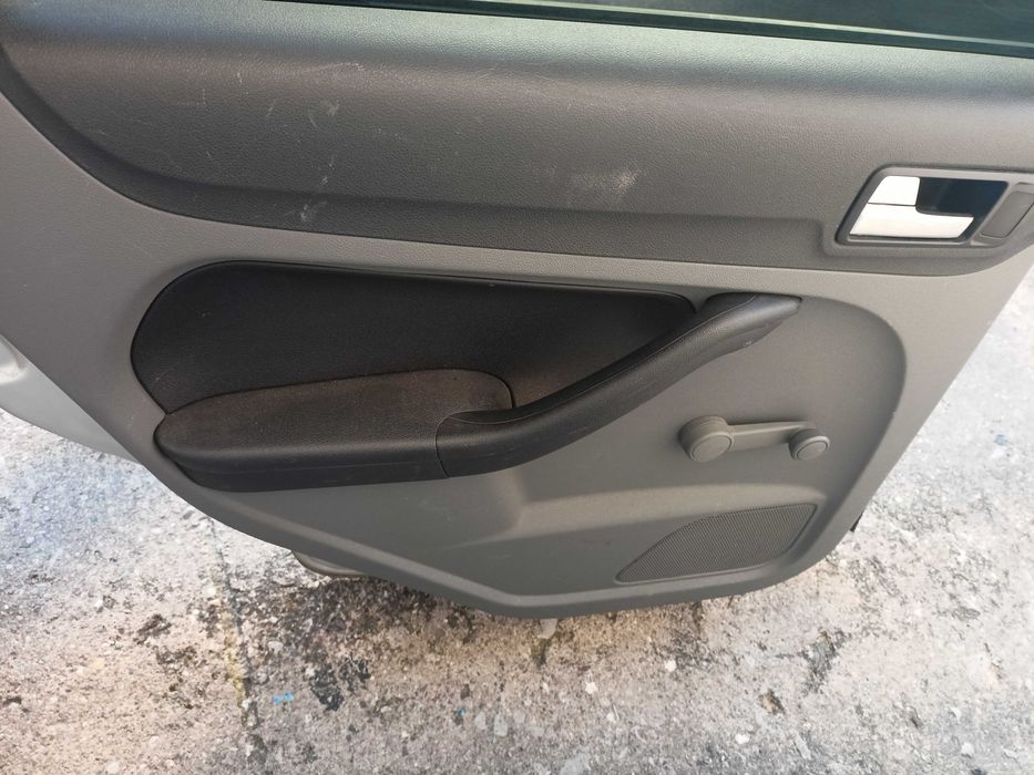 Ford Focus mk2 lift drzwi lewy tył kombi kod 0,3